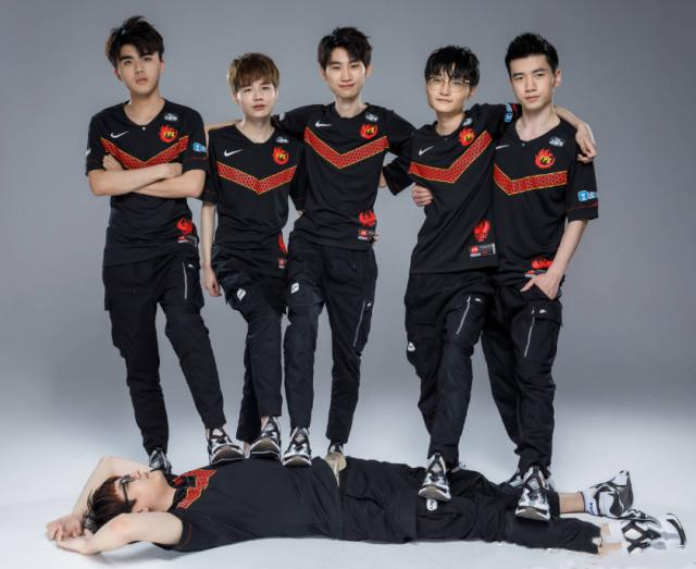 也为年轻一 也为年轻一